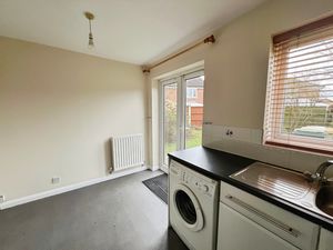 Kitchen dining area- click for photo gallery